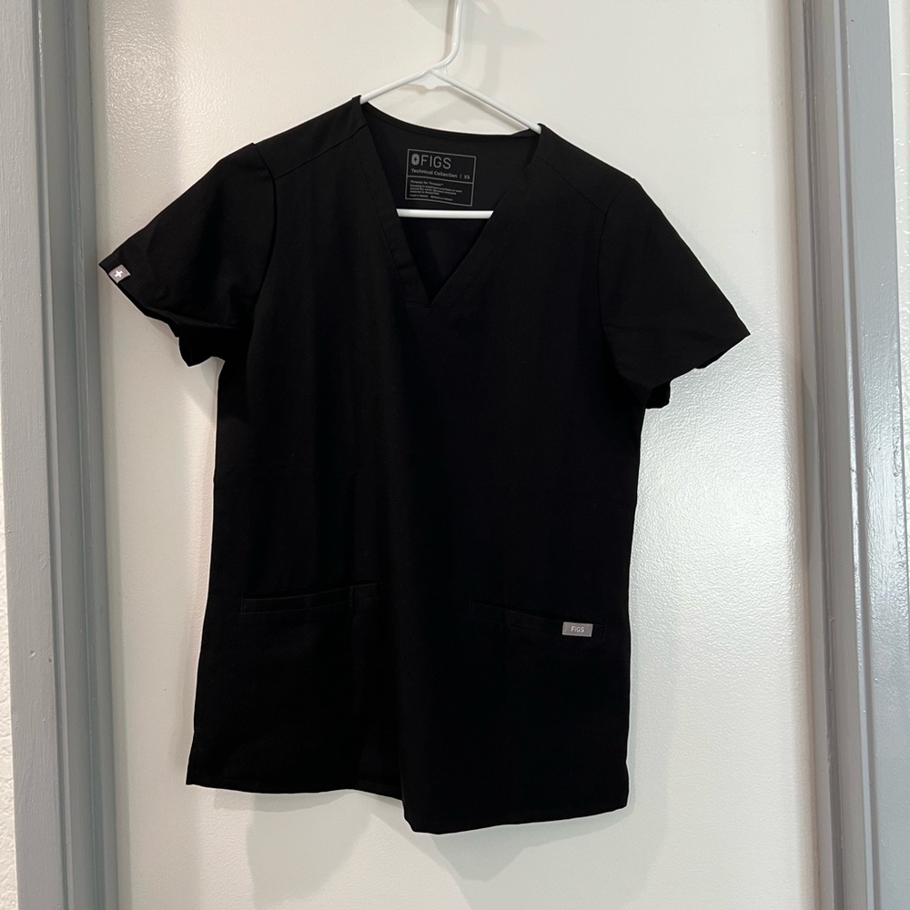 Figs Black Casma 3-Pocket Scrub Top